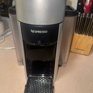 Nespresso Silver and Black Coffee Machine 1350 w expresso